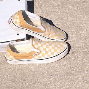 YELLOW CHECKERED VANS SZ 7.5/8